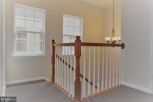 Building Photo - 43840 Hickory Corner Terrace