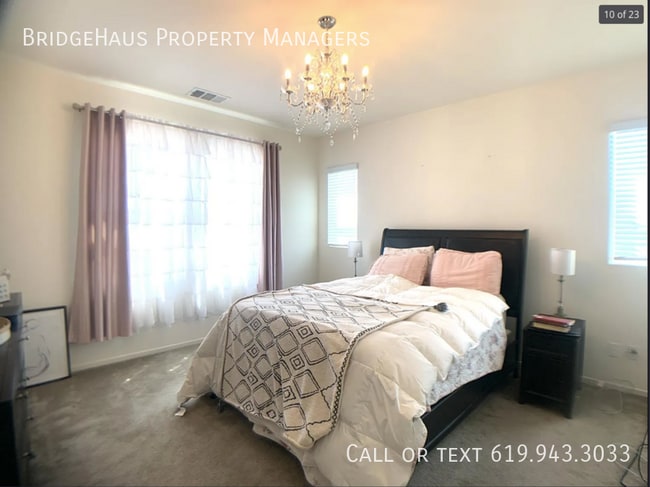 Building Photo - 1005 Cam. Aldea