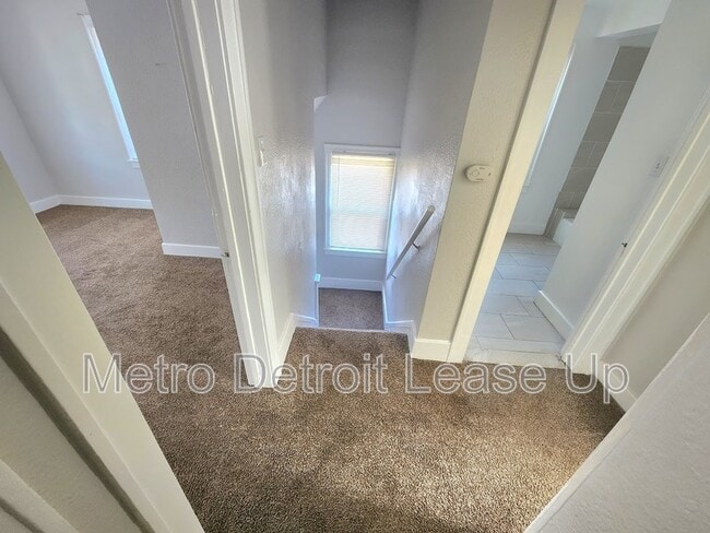 Building Photo - 3651 Buckingham