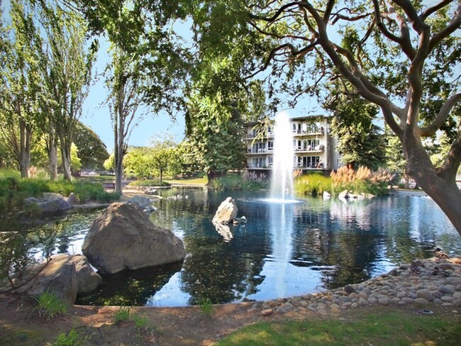 Building Photo - Woodlake Studio