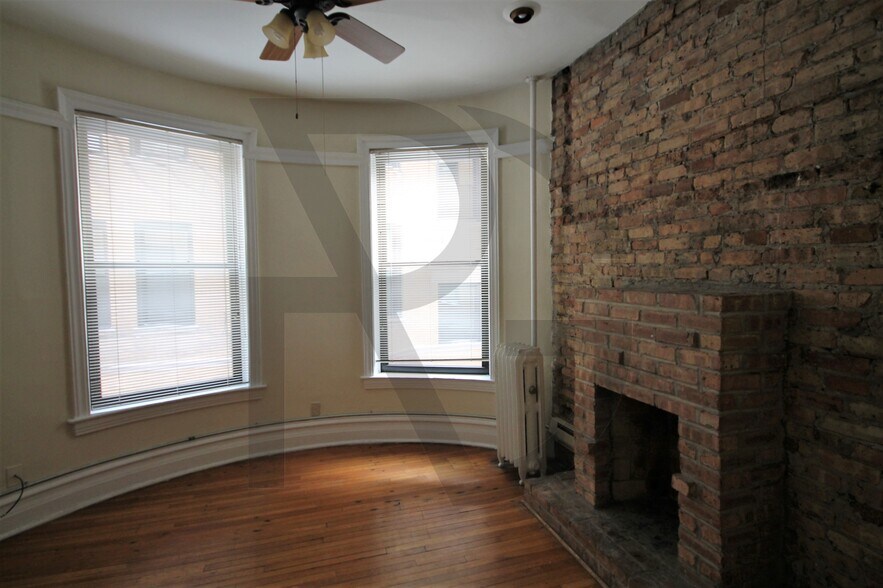 Building Photo - 1212 N Dearborn St