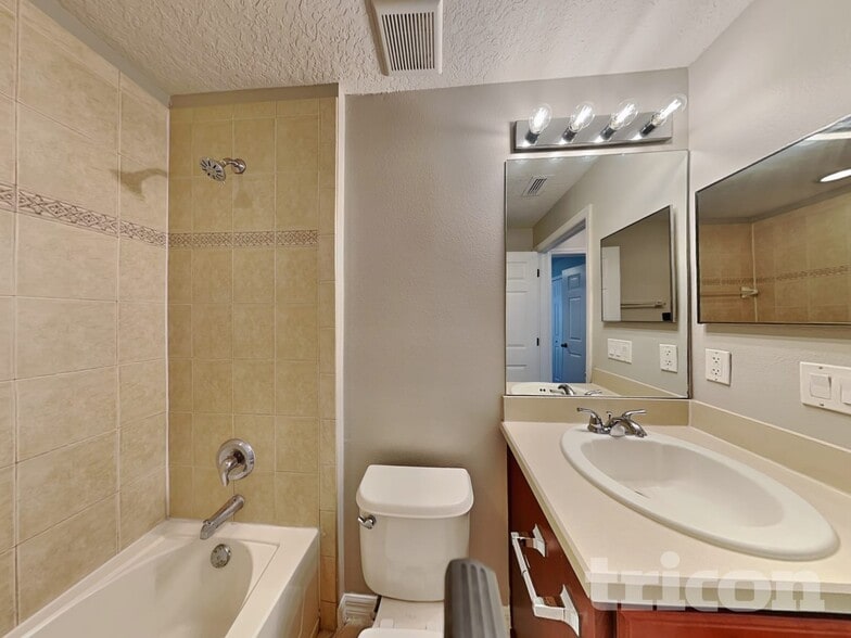 Building Photo - 449 Oak Landing Boulevard Mulberry FL