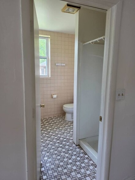 Building Photo - 1292 US-44