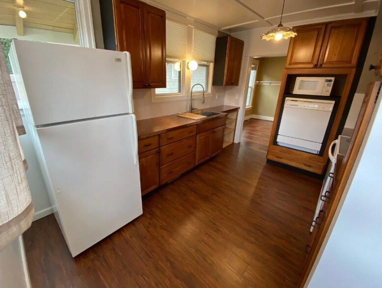 Building Photo - 3216 N Stevens St