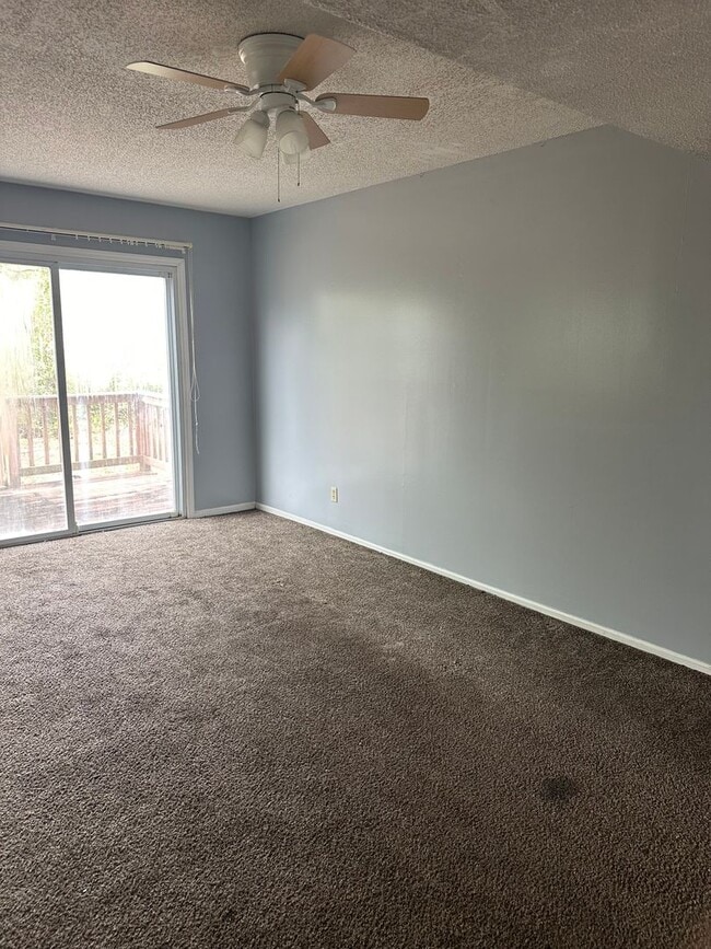 Building Photo - Coming soon 3 Bedroom 2 1/2 bath Townhome
