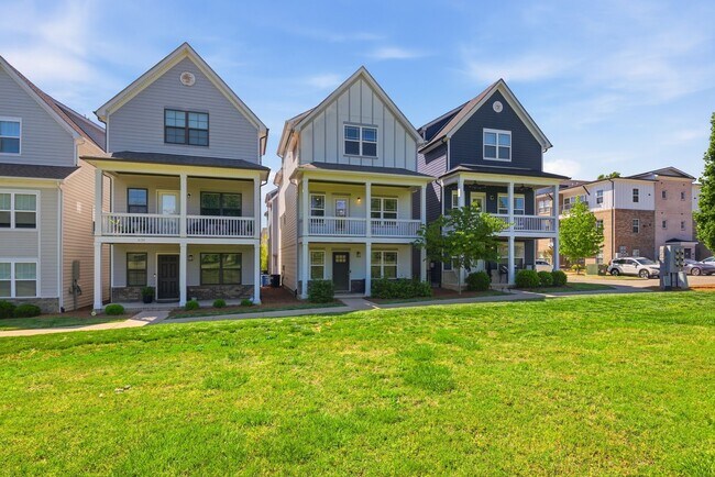 Building Photo - 632 Parkvue Pl Dr