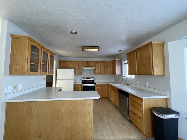 Building Photo - Charming 3 Bedroom, Single Level Home in Central Bozeman