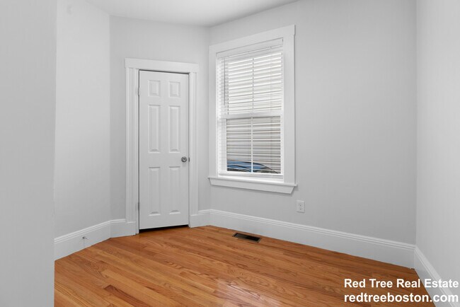 Building Photo - 79 Sydney St