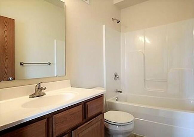 Building Photo - $1,325 | 2 Bedroom, 2 Bathroom Condo | Pet...