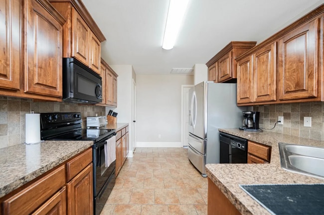 Building Photo - 19107 River Rock Dr