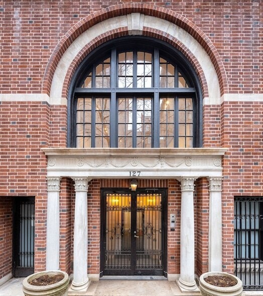 Building Photo - 127 E 69th St