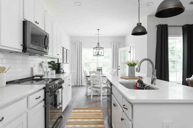 Building Photo - 460 Star Ridge Rd