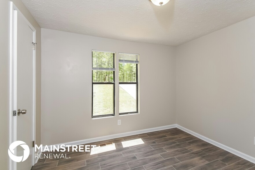 Building Photo - 3085 Flowers Dr