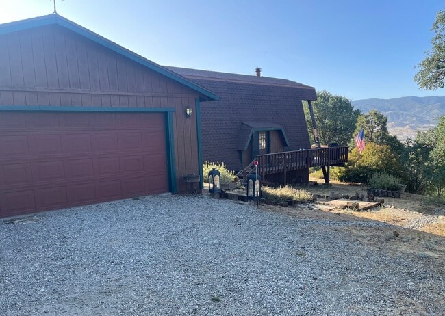 Building Photo - 2BR/1 Bath Bear Valley Springs Home  with ...