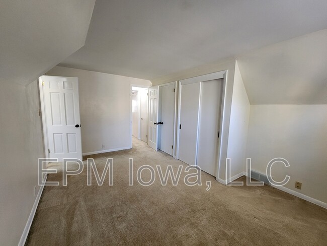 Building Photo - 137 Pauline Pl