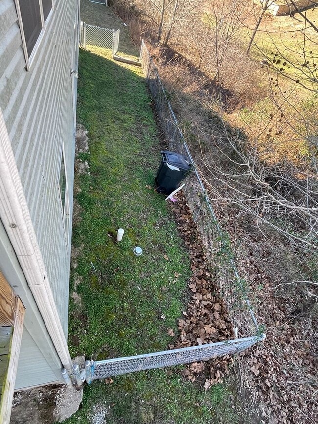 Building Photo - Built in 2020! 3 Bed 2 Bath w/ FENCE and UF Walk Out Basement