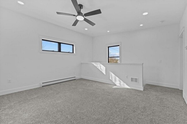 Building Photo - 109 School St