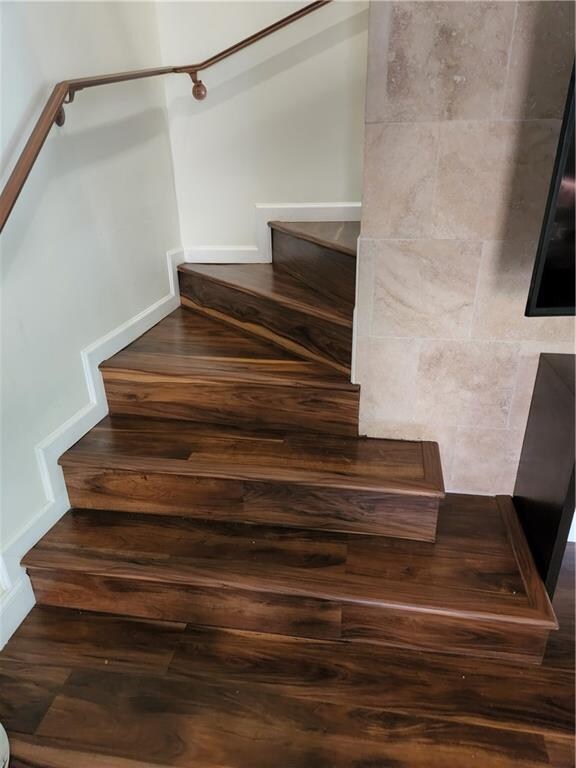 Building Photo - 814 SE 13th St