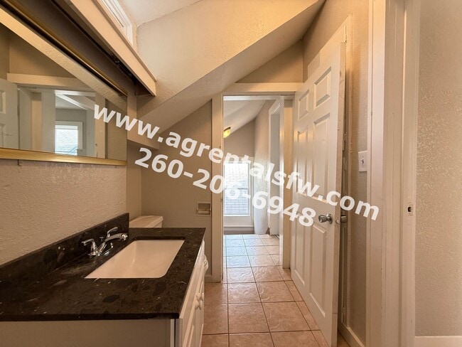 Building Photo - 310 W Dewald St