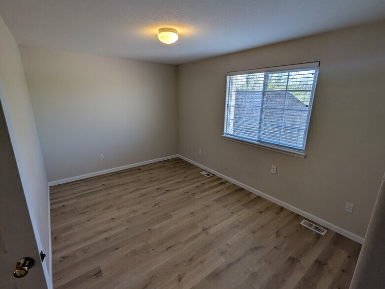 Third Bedroom - 711 Gateway Cir