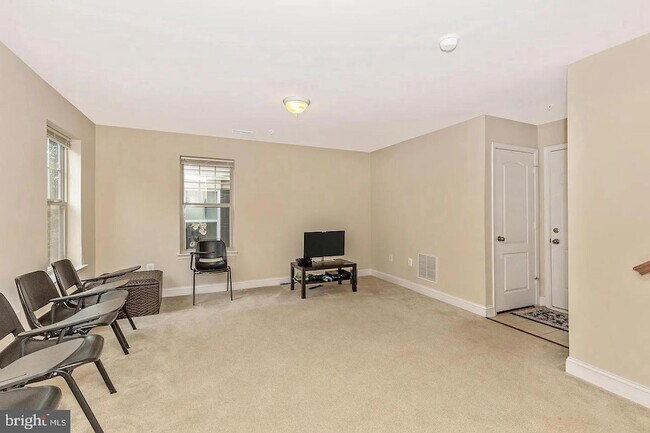 Building Photo - 11882 Country Squire Way