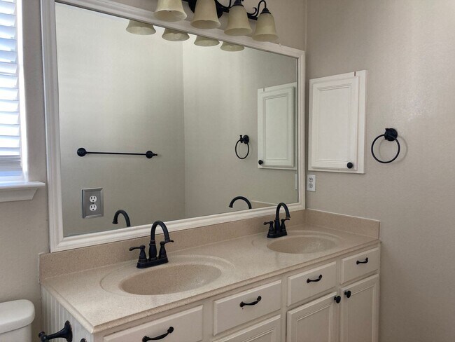 Building Photo - House For Lease in Allen