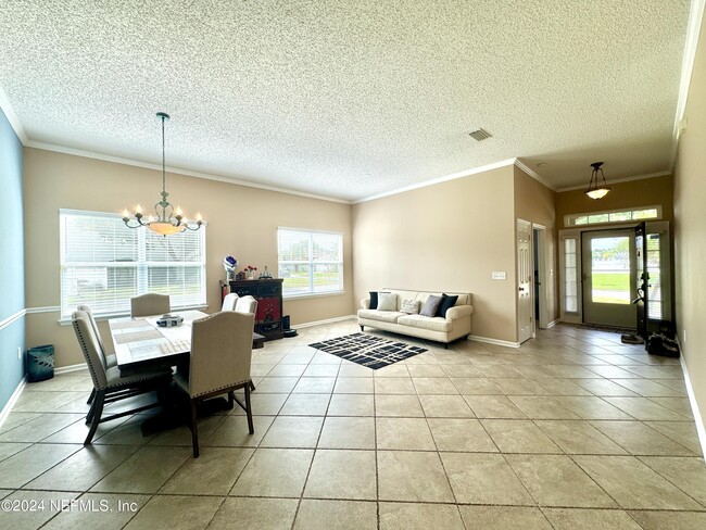 Building Photo - 12059 Autumn Sunrise Dr