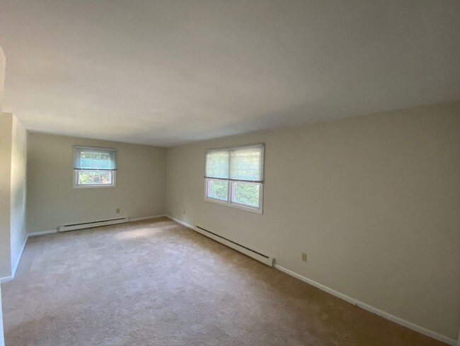 Building Photo - Andover, CT- One bedroom one bath apt in a...