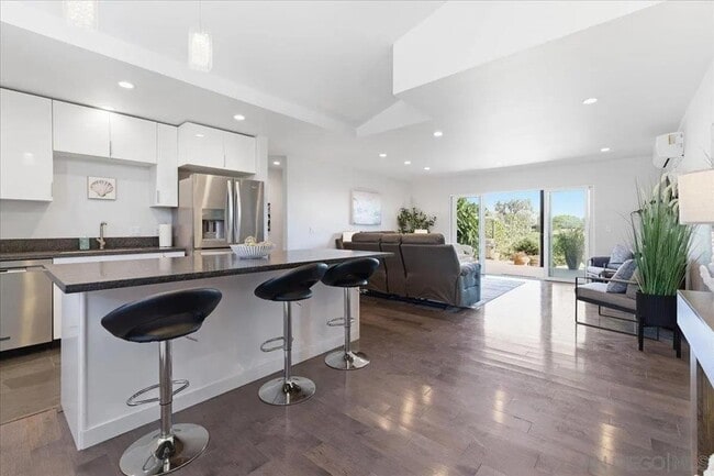 Building Photo - 5447 Soledad Rd