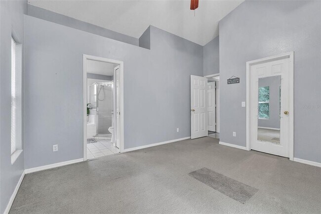 Building Photo - 4454 King Edward Dr