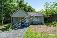 Building Photo - 1608 Old Huntsville Hwy