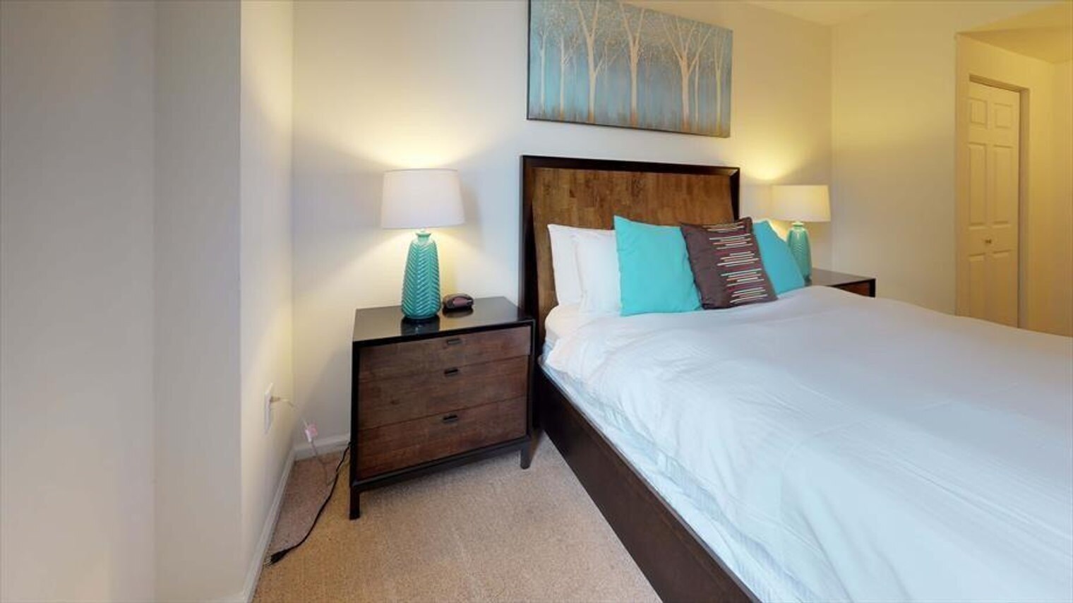 Building Photo - 330 River St