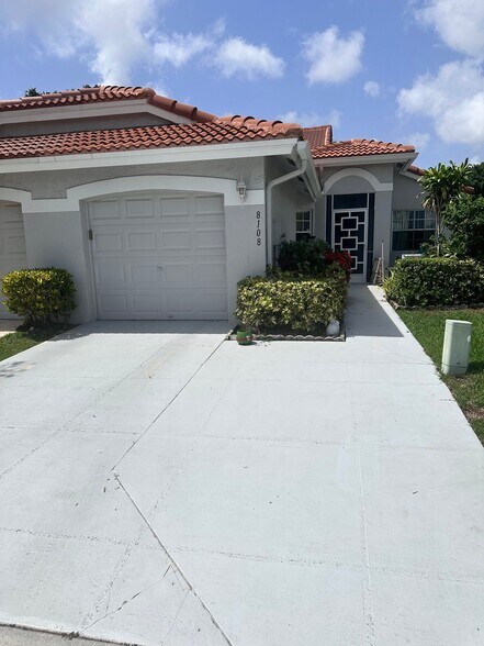 Building Photo - 8108 Summer Shores Dr