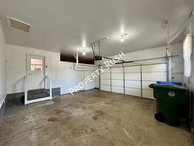 Building Photo - 7339 Brookside Dr