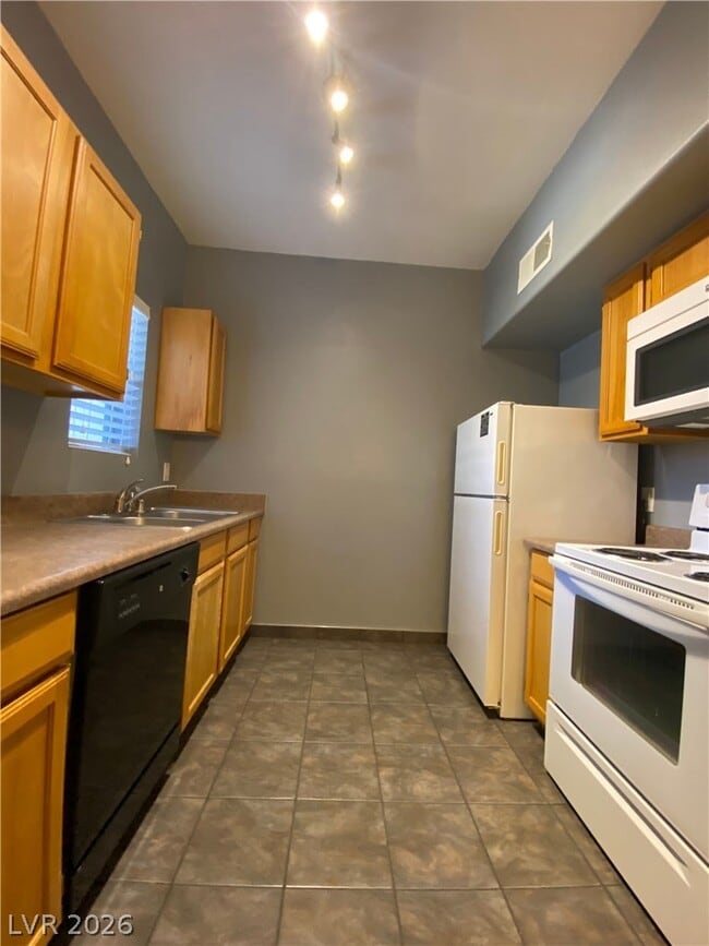 Building Photo - 45 Maleena Mesa St