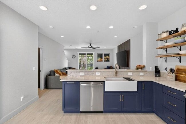 Building Photo - 150 Cat Rock Ln