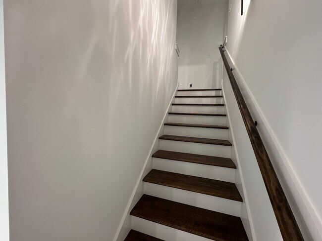 Building Photo - 4BD/4.5BA FOR RENT