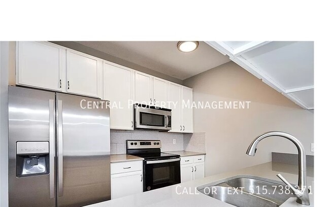 Building Photo - 1340 SE Florence Dr
