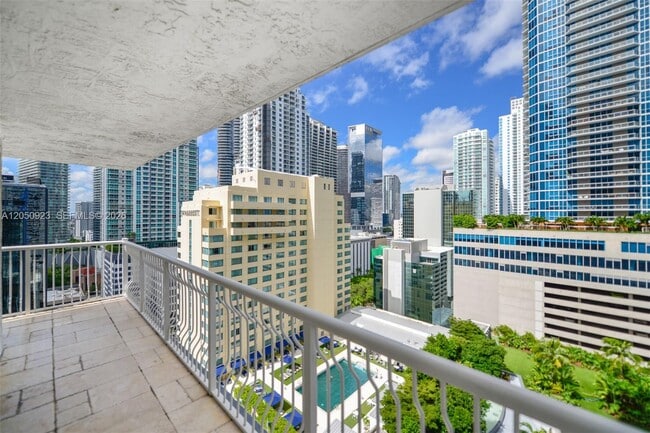 Building Photo - 1200 Brickell Bay Dr