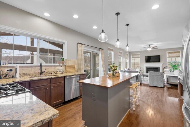 Building Photo - 35507 St James Dr