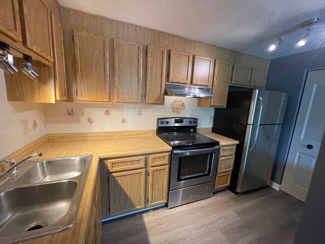 Building Photo - Hopewell - 2Br Condo - Independence Square