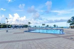 Building Photo - 2030 S Ocean Dr