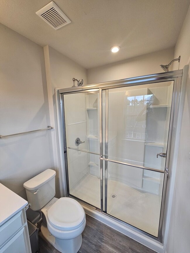 Building Photo - 3 Bedroom, 2.5 Bathroom Townhome, Available NOW