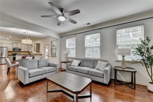 Building Photo - 5013 Groover Dr