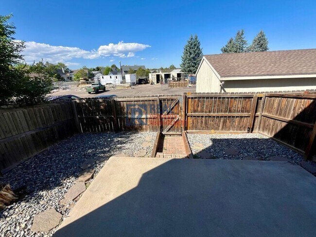 Building Photo - 4177 S Mobile Cir