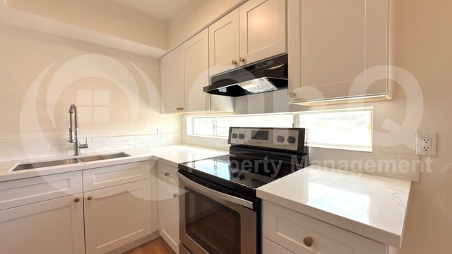 Building Photo - 2673 E Oakleaf Dr