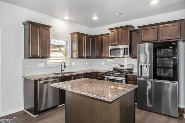 Building Photo - 130 Enon Mill Ln