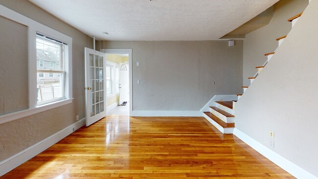 Building Photo - 14 Kelley Ct