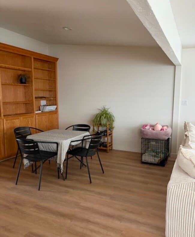 Building Photo - 3 bedroon 2 bath home