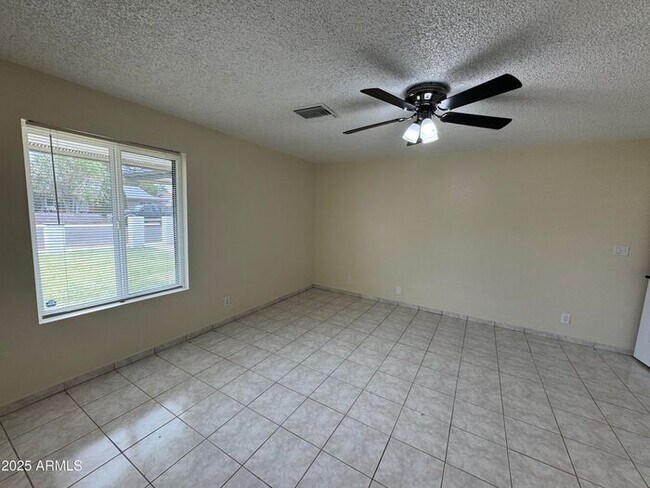 Building Photo - 5502 W Frier Dr